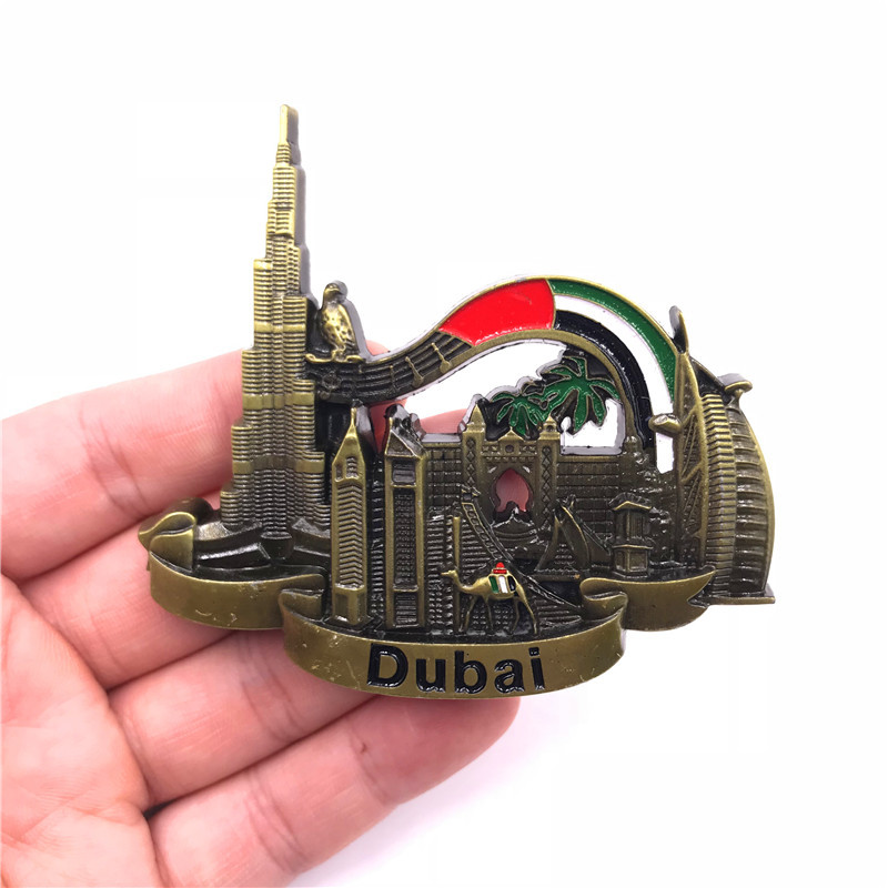 자기 창조적 인 편지로 붙여 넣은 두바이 금속 냉장고  - Car Accessories Dubai 리뷰 및 가격